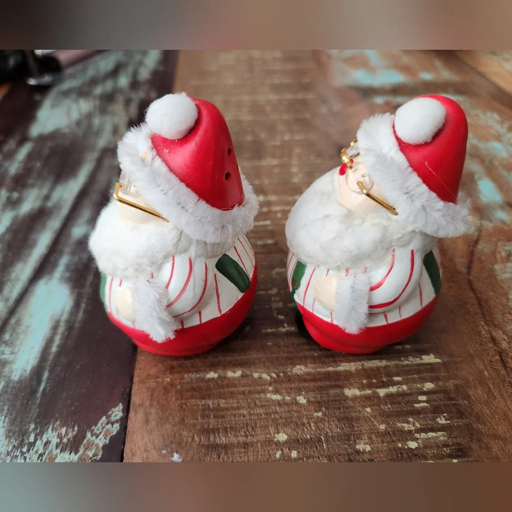 Vintage Festive Santa Claus Figurine Salt and Pepper Shakers